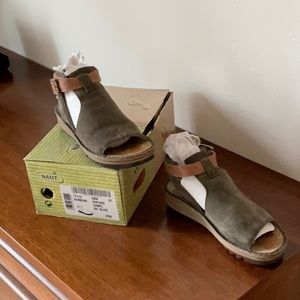 Naot Verbena Mules Sandals Olive Suede sz 7 (37)